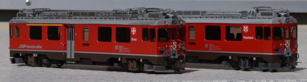 die beiden Triebwagen im Ursprungszustand und nach dem supern